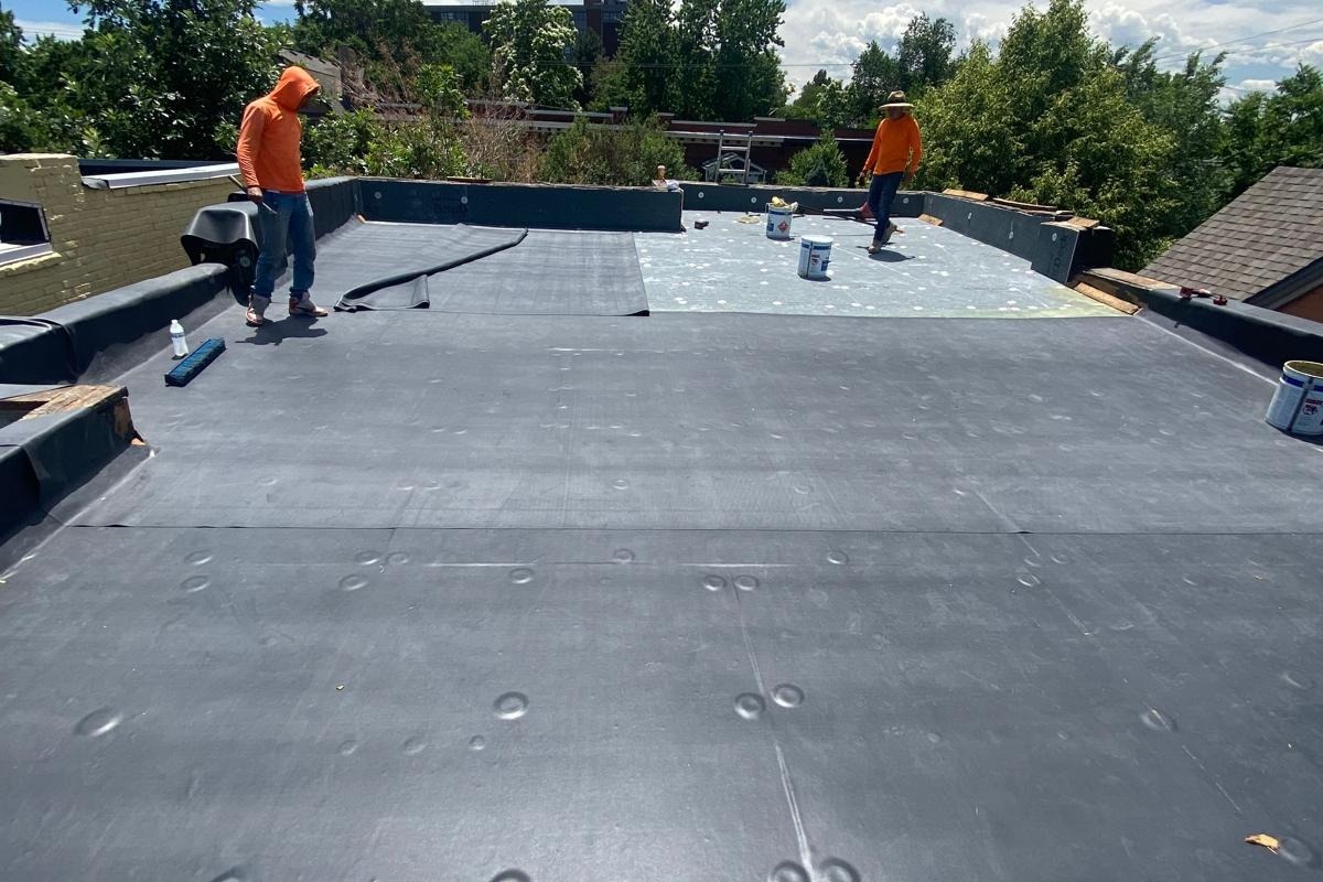 When Should You Contact Roof Coating Contractors Near You?